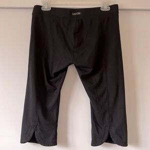 LIKE NEW • Calvin Klein Performance Quick Dry Crop in Black • Women’s Large 💚